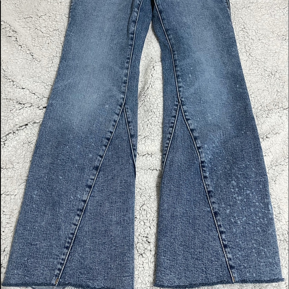 New Old Navy Extra High-Waisted Acid-Wash Flare Cut-Off Jeans - Picture 3 of 5